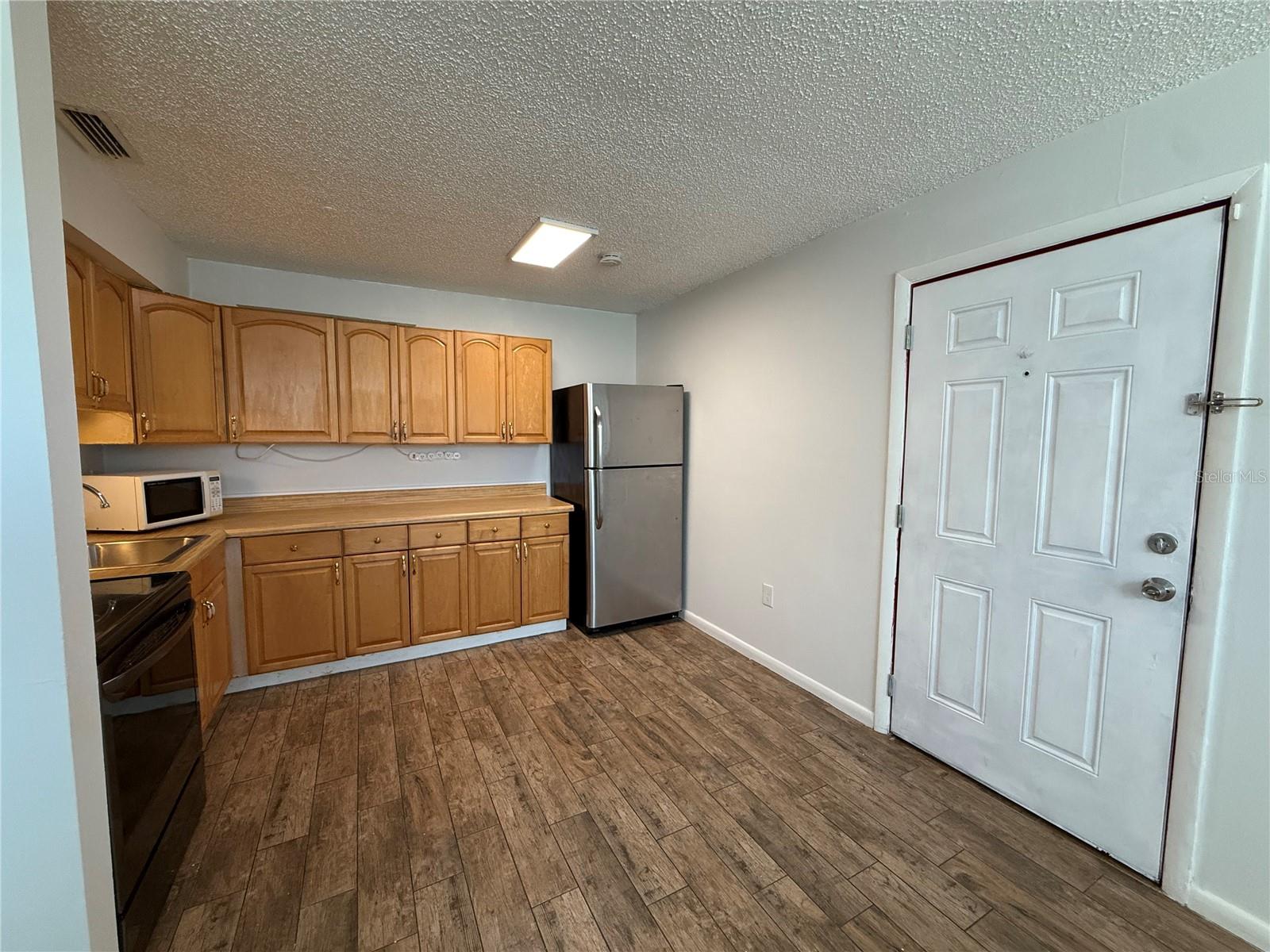 WESTCHESTER MANOR A CONDOMINIU - Residential Lease