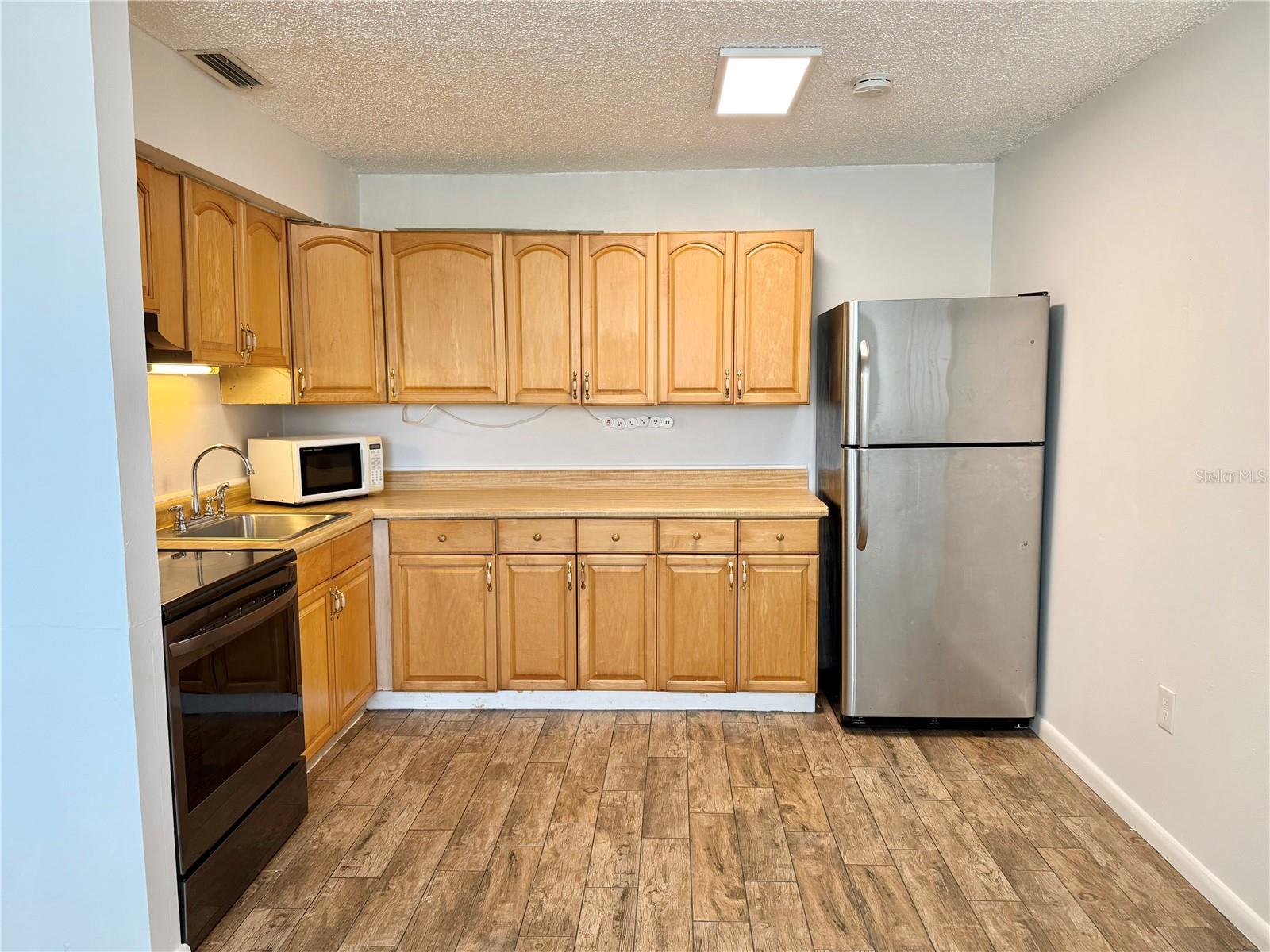 WESTCHESTER MANOR A CONDOMINIU - Residential Lease