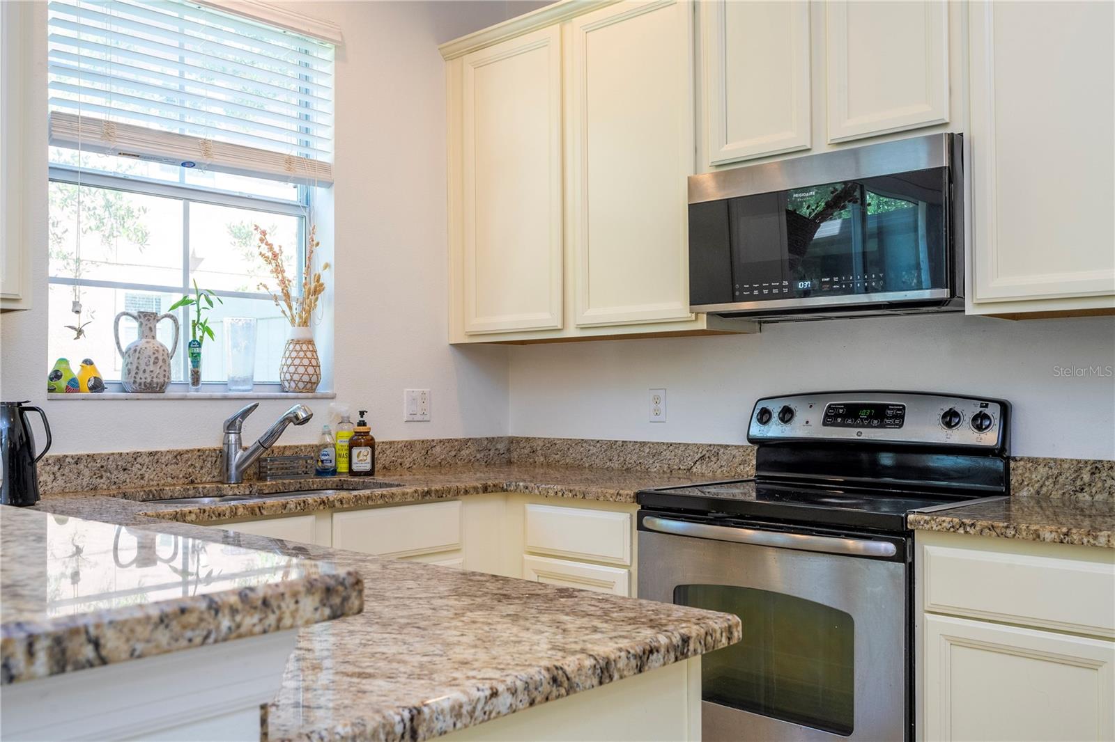 CLAYTON CROSSING TOWNHOMES SECOND AMENDM - Residential