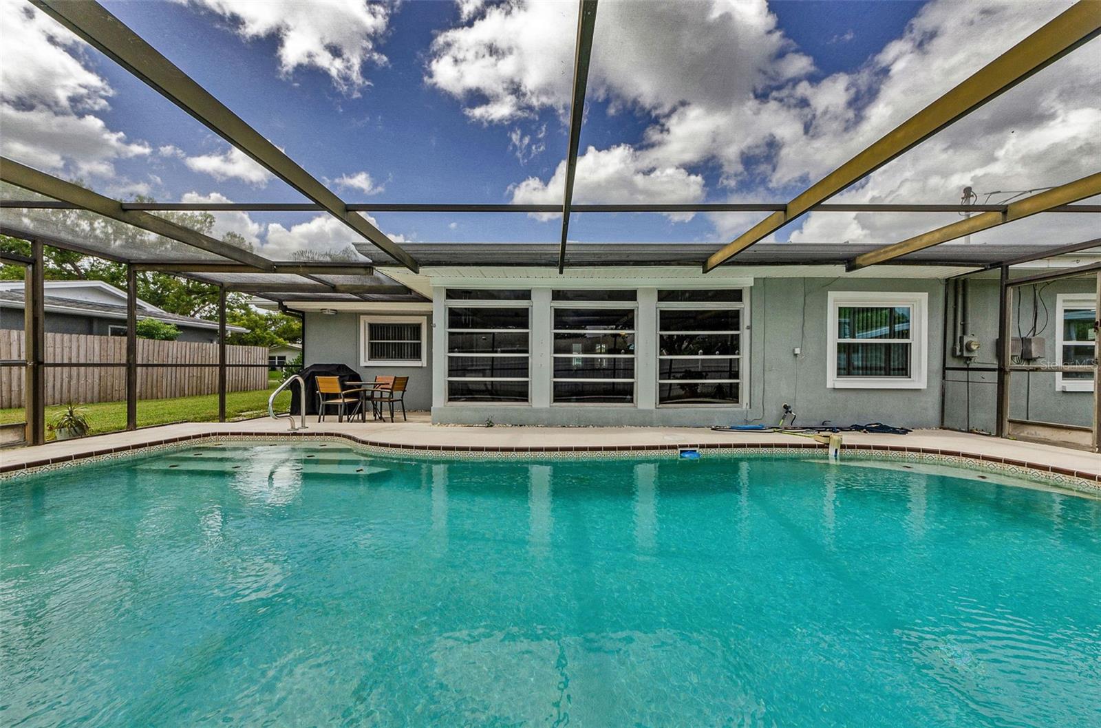 LAKESIDE TERRACE 1ST ADD - Residential Lease