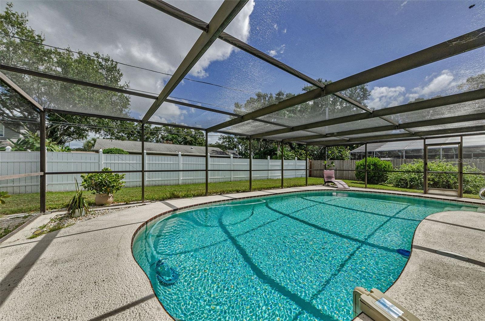LAKESIDE TERRACE 1ST ADD - Residential Lease