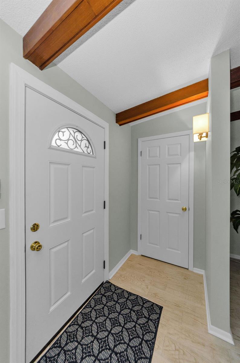 LAKESIDE TERRACE 1ST ADD - Residential Lease
