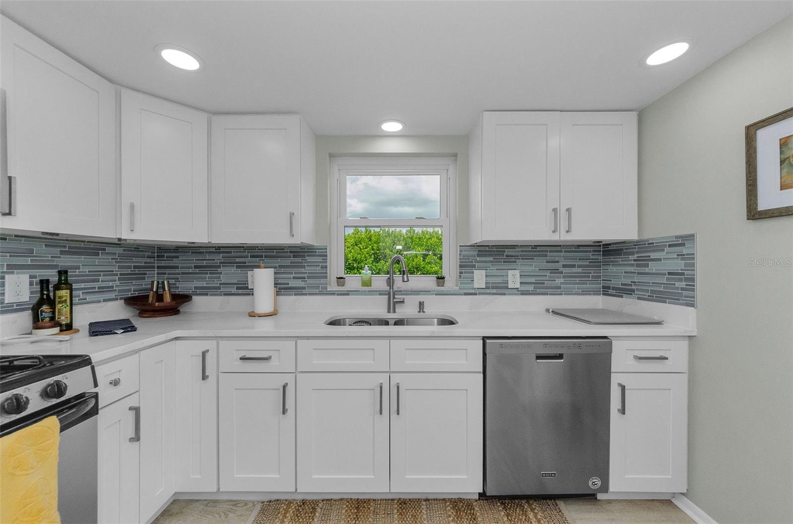 LAKESIDE TERRACE 1ST ADD - Residential Lease