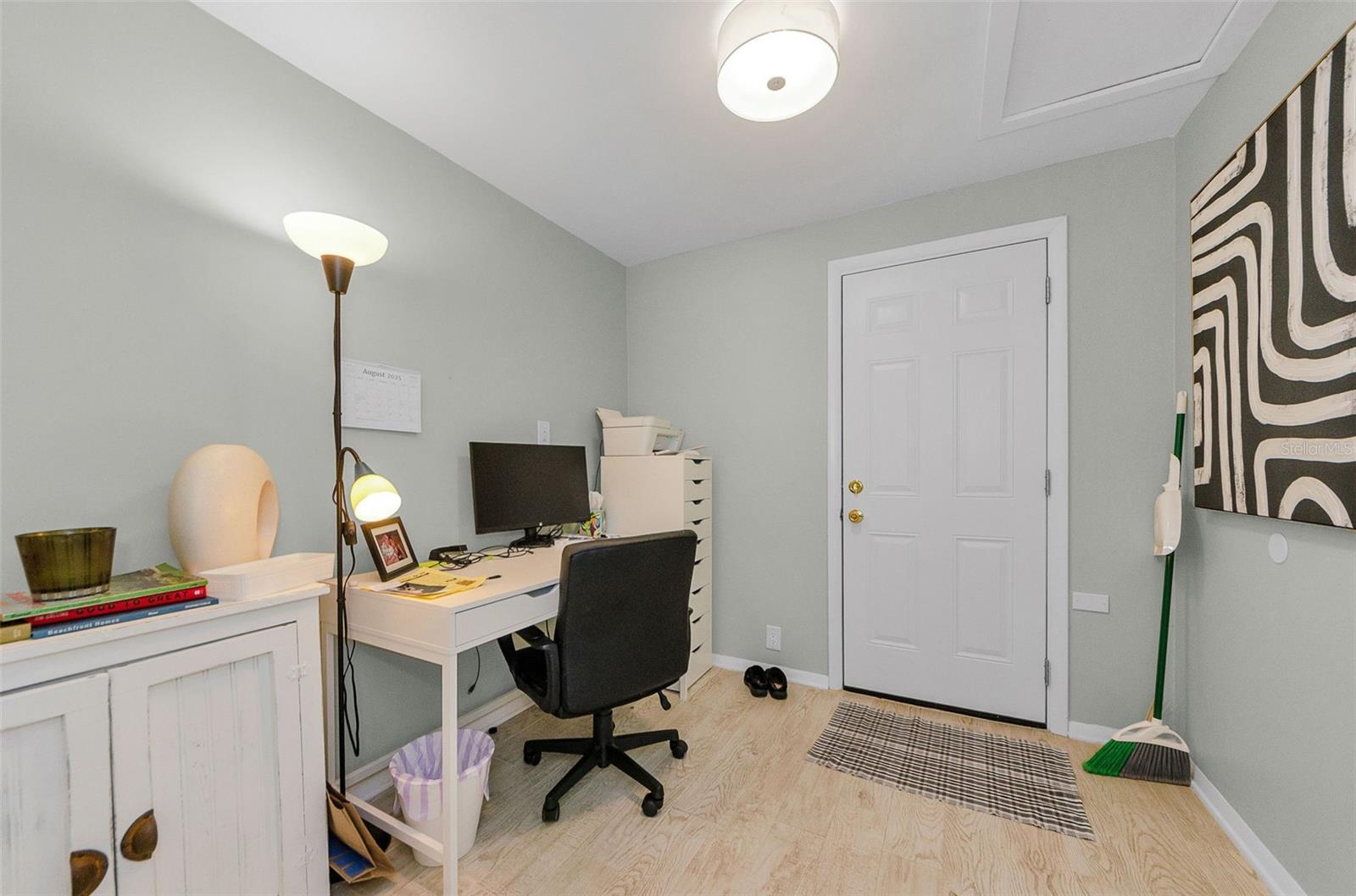 LAKESIDE TERRACE 1ST ADD - Residential Lease