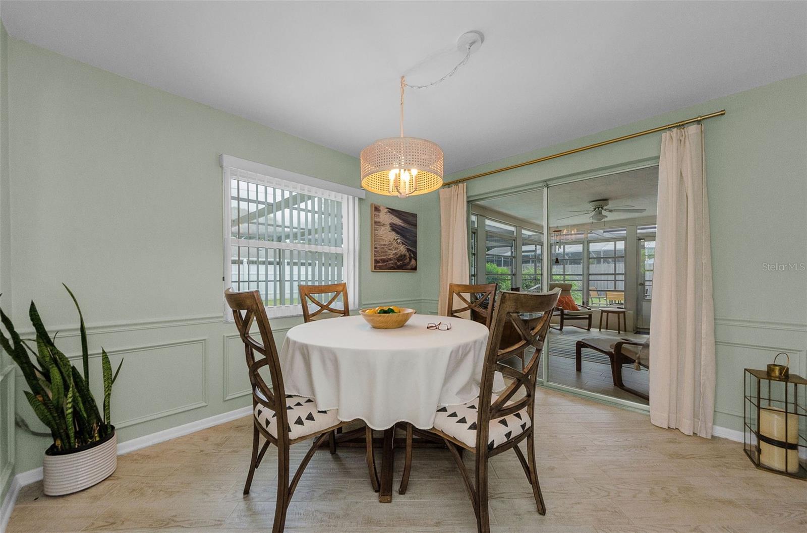 LAKESIDE TERRACE 1ST ADD - Residential Lease