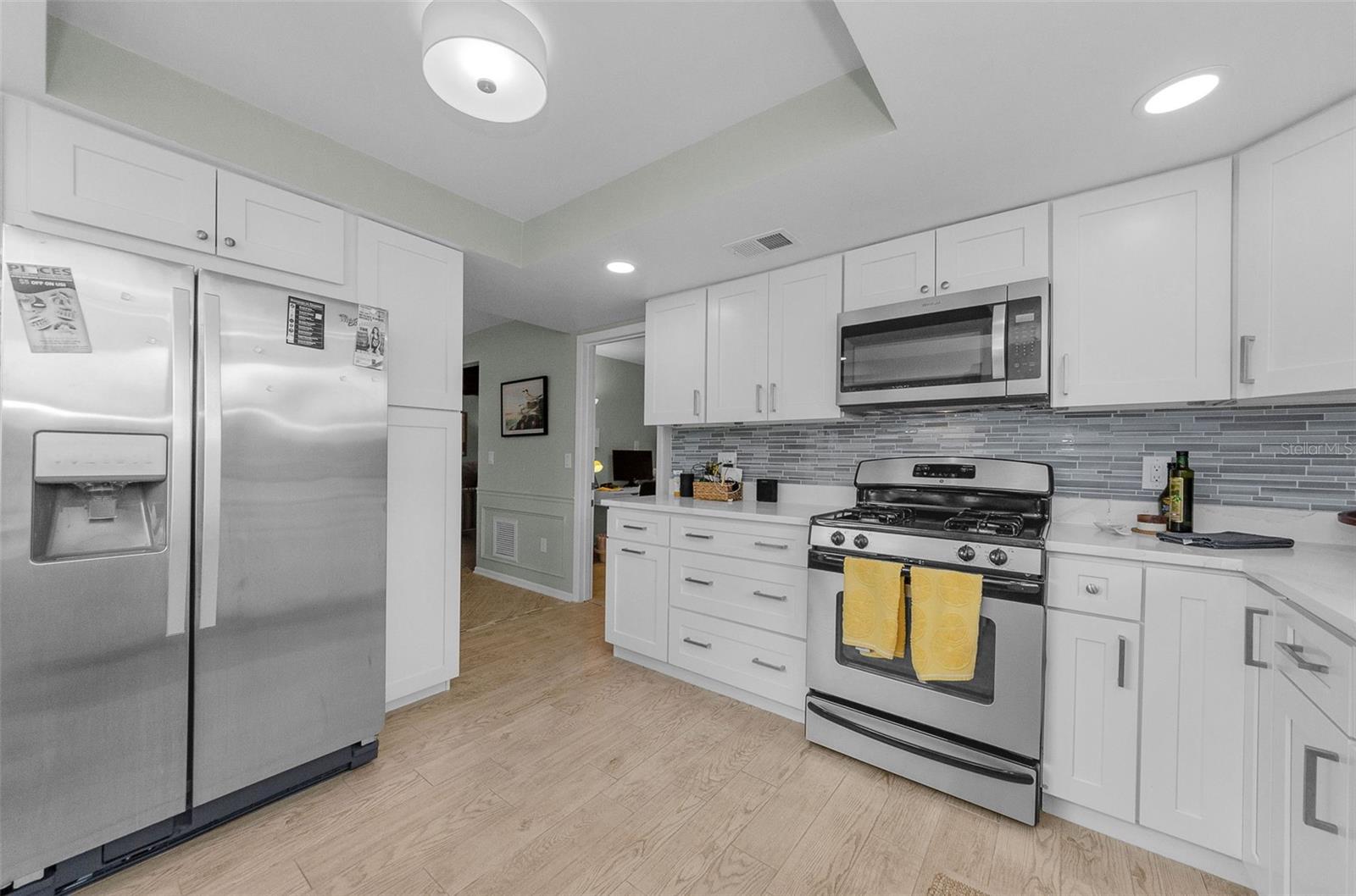 LAKESIDE TERRACE 1ST ADD - Residential Lease
