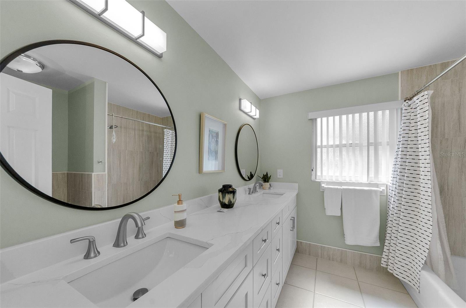LAKESIDE TERRACE 1ST ADD - Residential Lease