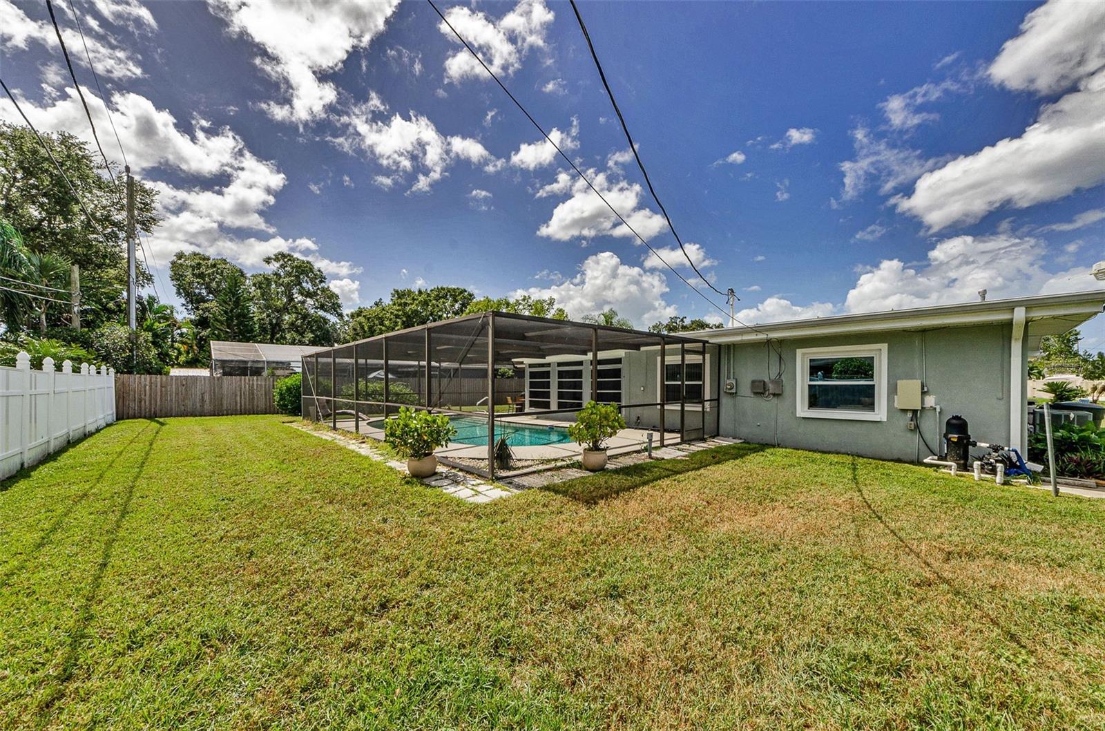 LAKESIDE TERRACE 1ST ADD - Residential Lease