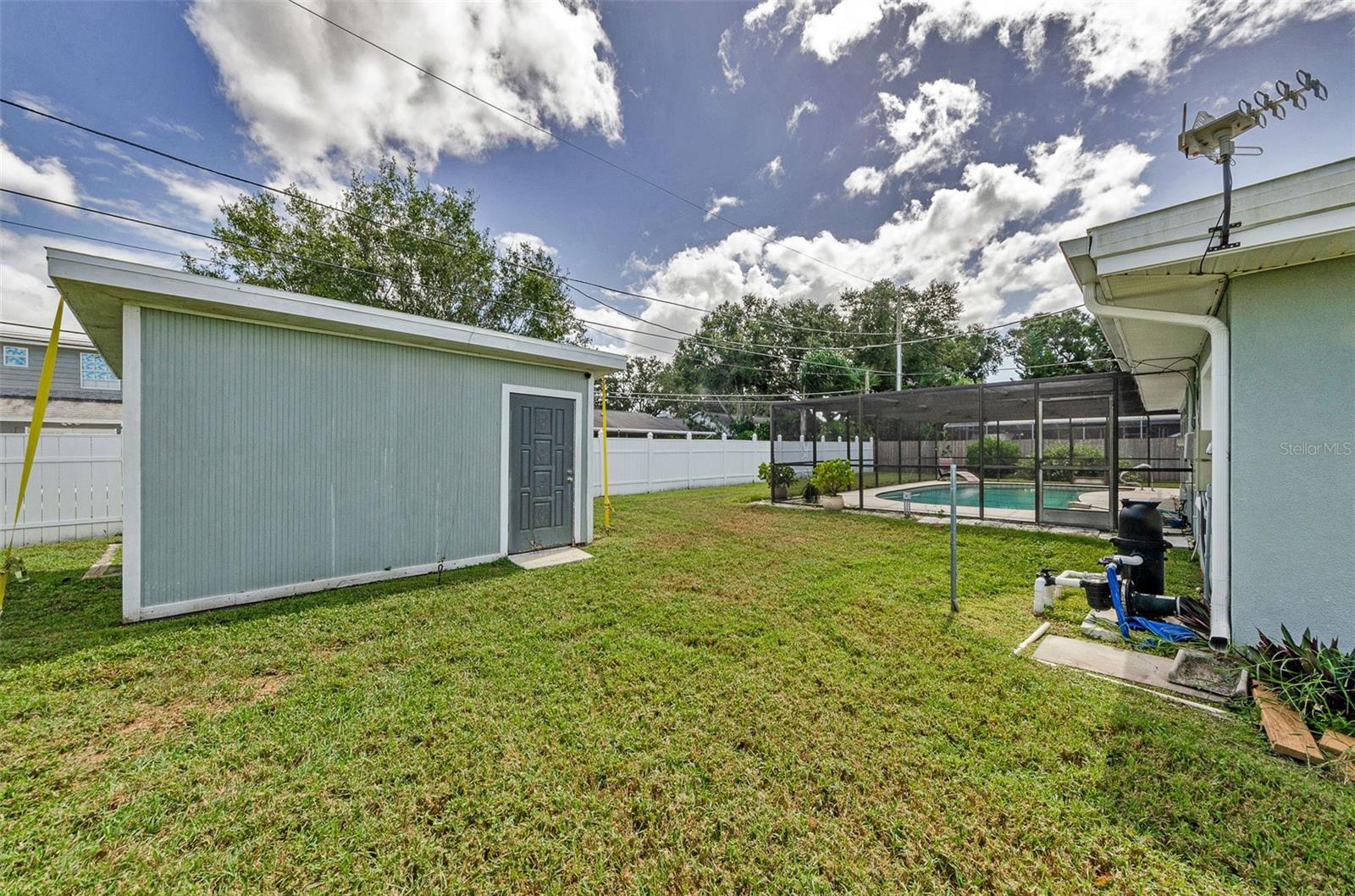 LAKESIDE TERRACE 1ST ADD - Residential Lease