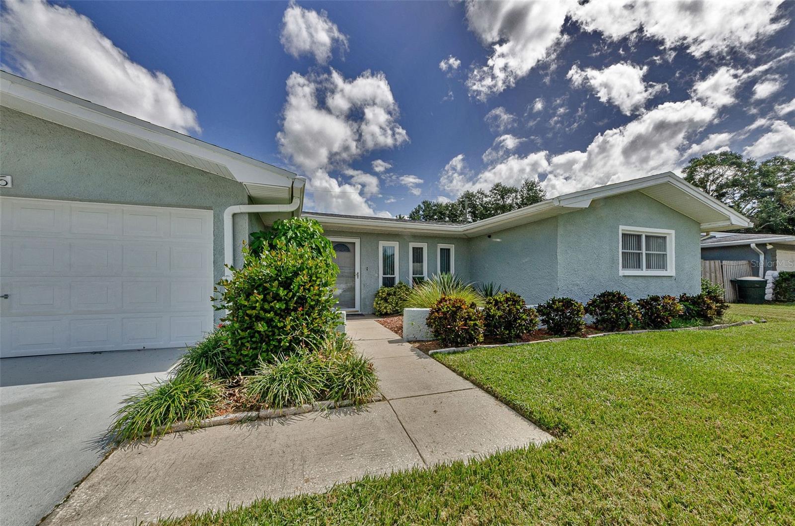 LAKESIDE TERRACE 1ST ADD - Residential Lease