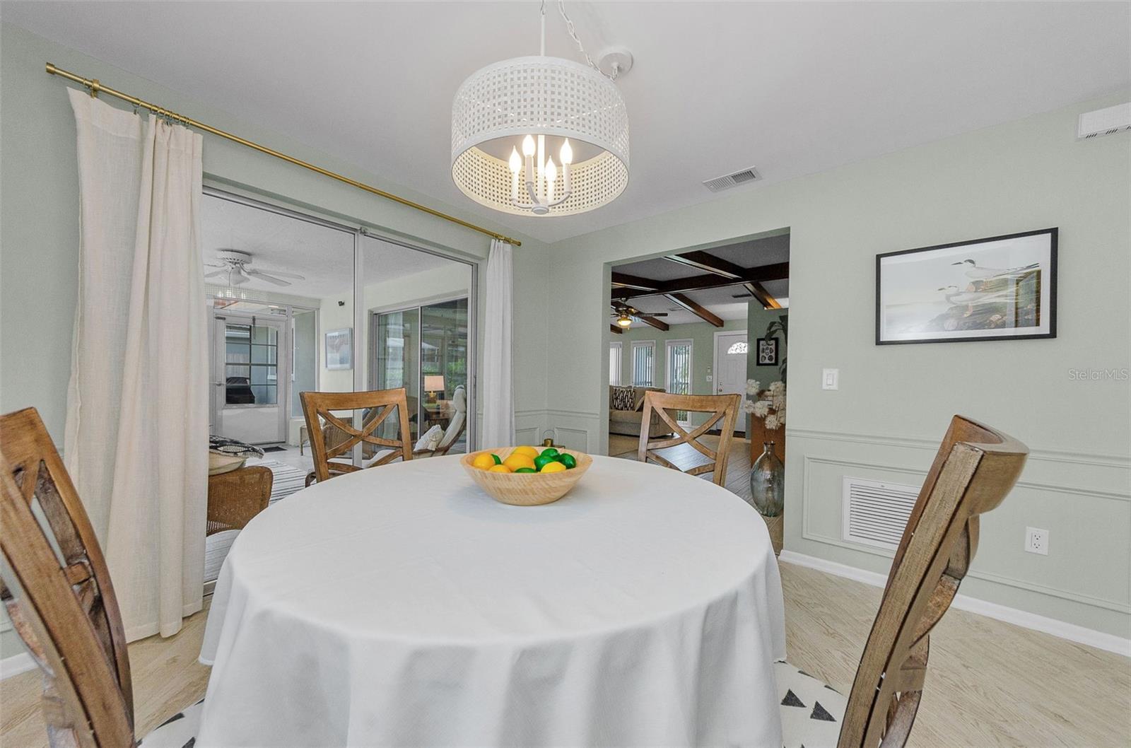 LAKESIDE TERRACE 1ST ADD - Residential Lease