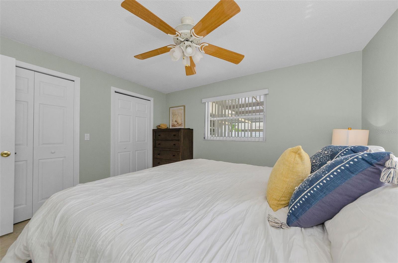 LAKESIDE TERRACE 1ST ADD - Residential Lease
