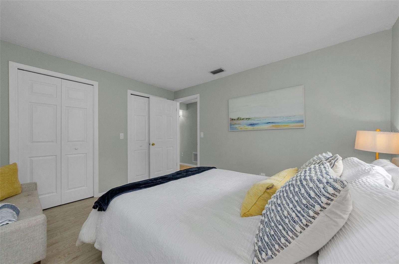 LAKESIDE TERRACE 1ST ADD - Residential Lease