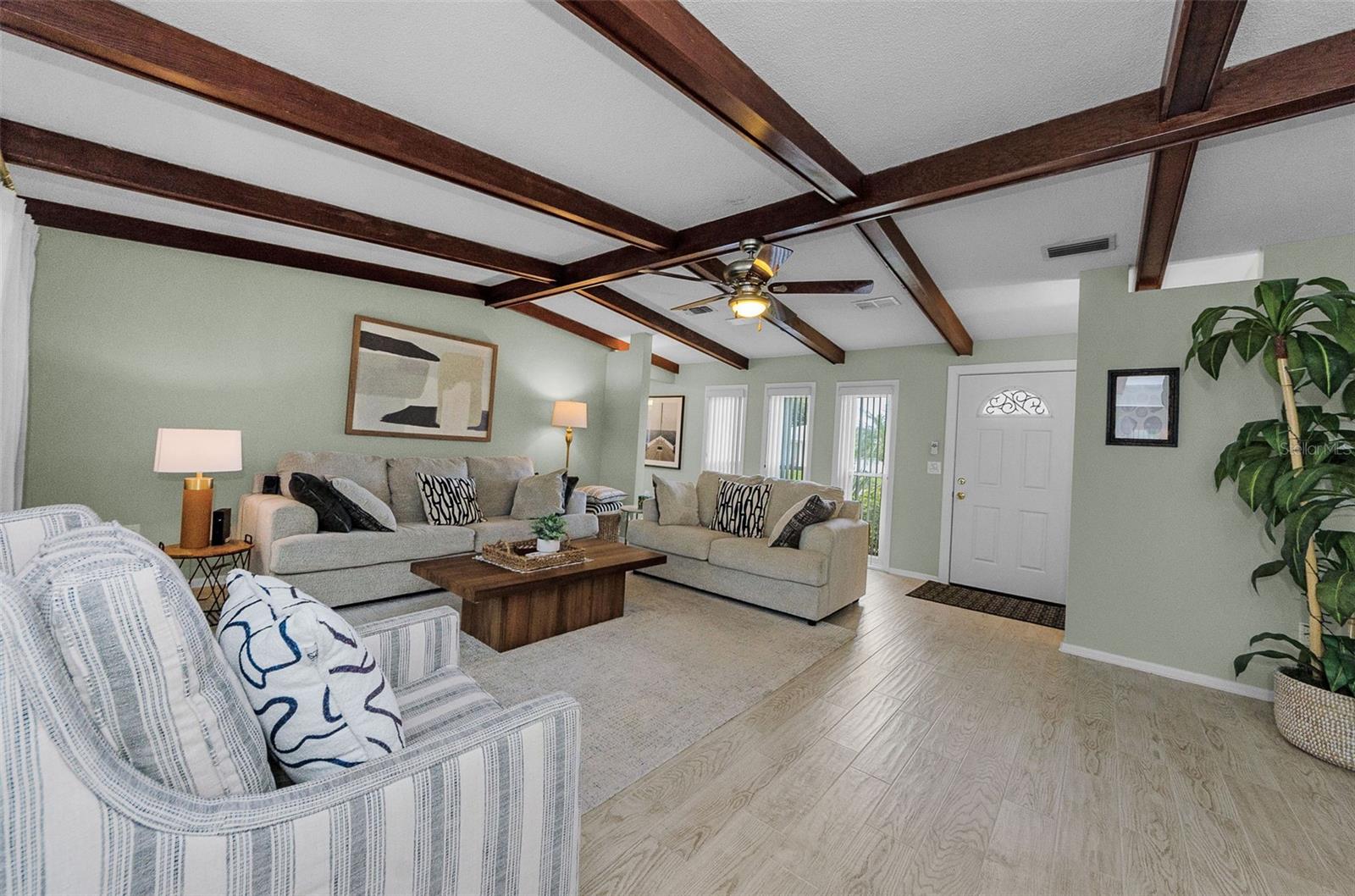 LAKESIDE TERRACE 1ST ADD - Residential Lease