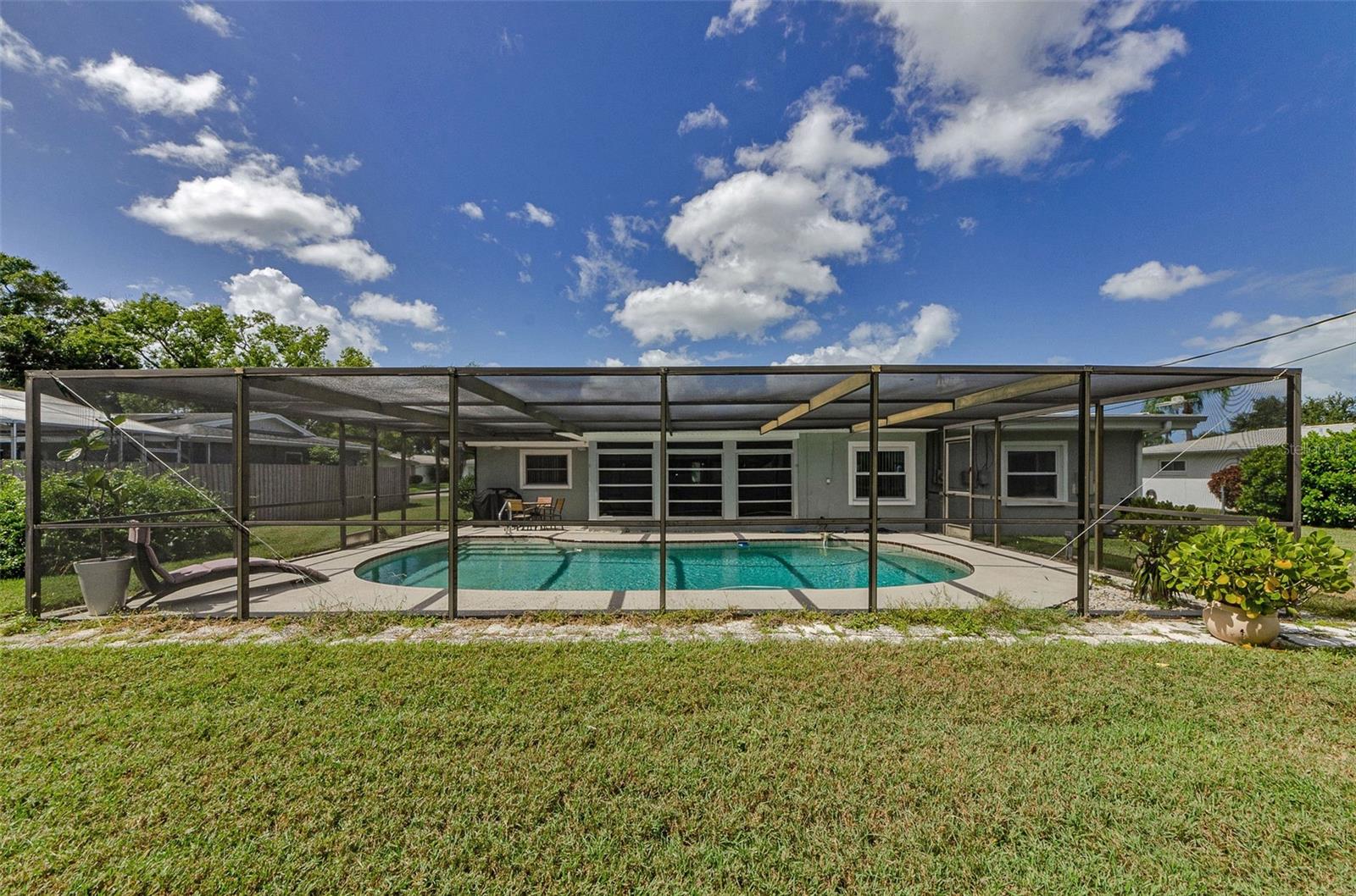 LAKESIDE TERRACE 1ST ADD - Residential Lease