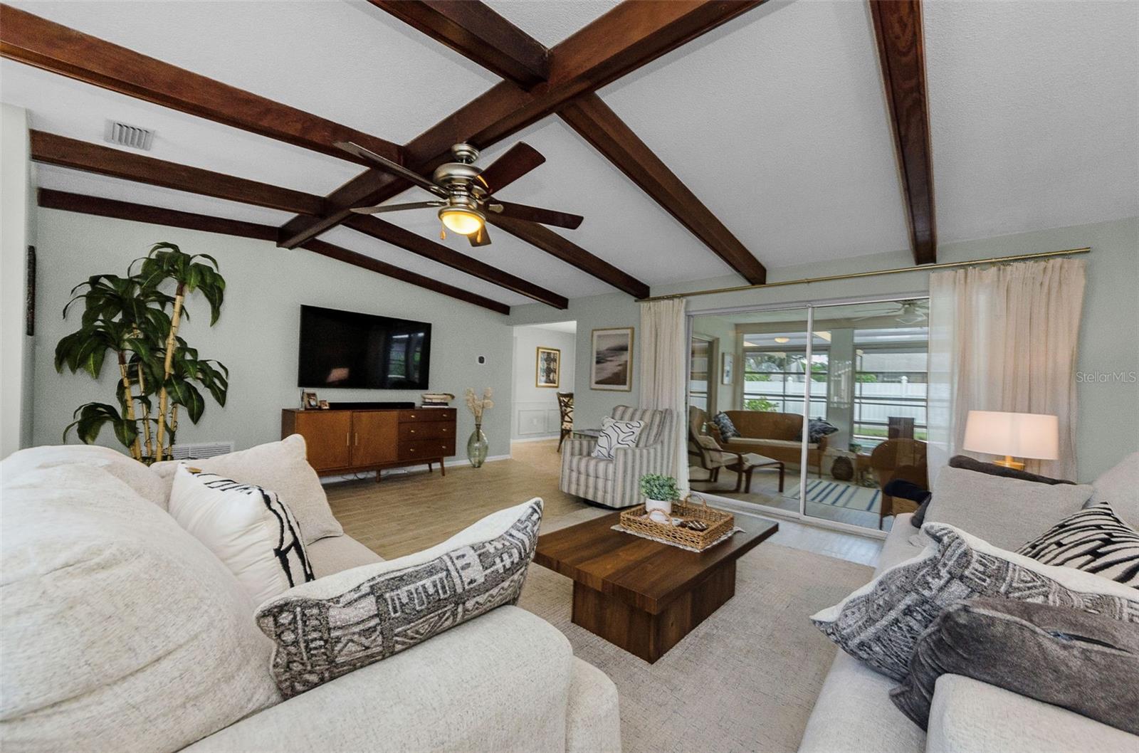 LAKESIDE TERRACE 1ST ADD - Residential Lease