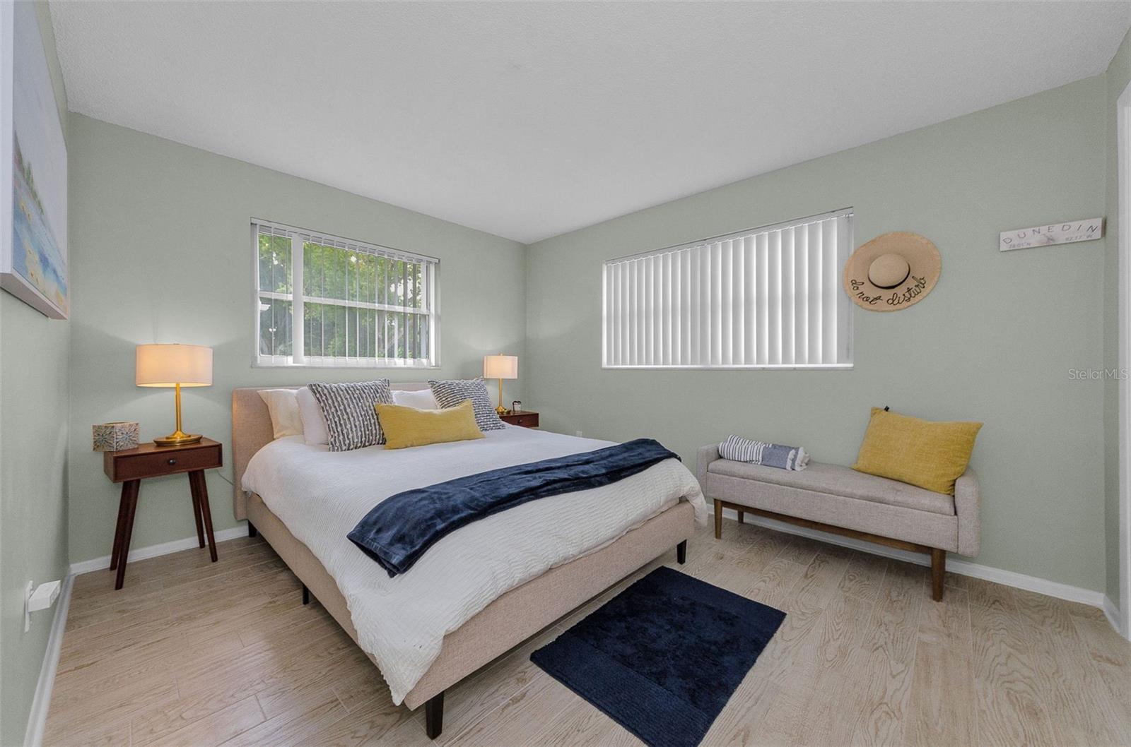 LAKESIDE TERRACE 1ST ADD - Residential Lease