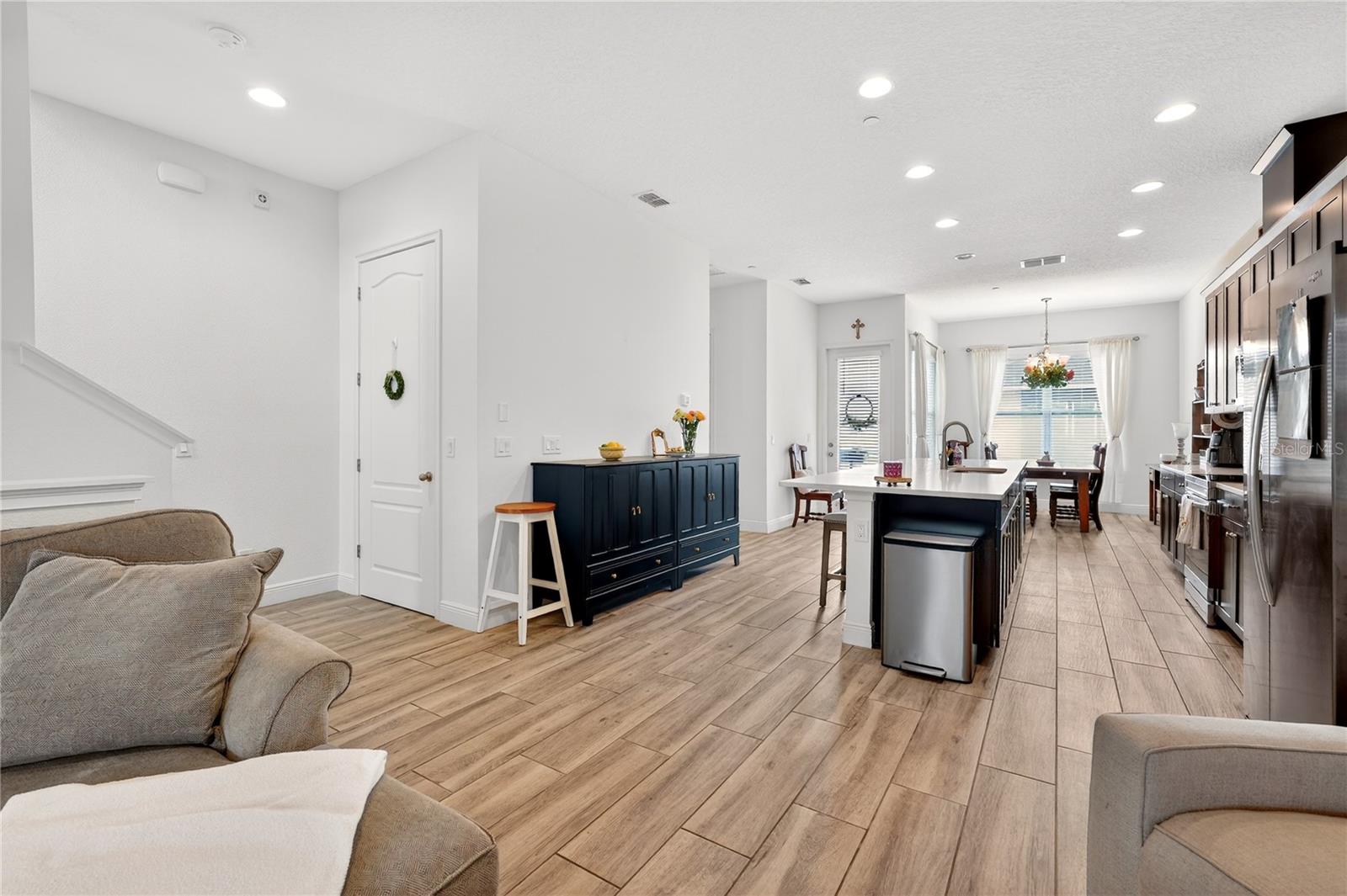 LAUREATE PARK NEIGHBORHOOD CENTER PHASE - Residential