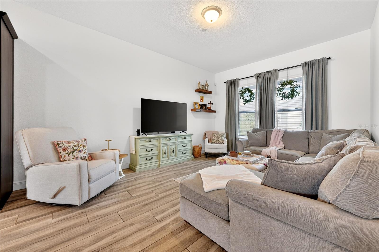 LAUREATE PARK NEIGHBORHOOD CENTER PHASE - Residential