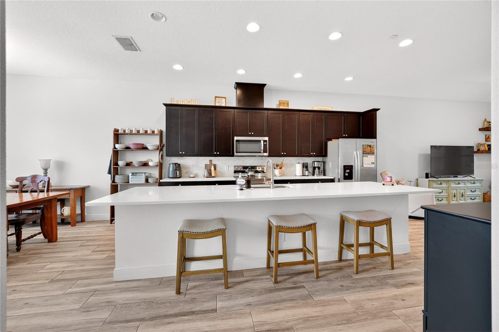 LAUREATE PARK NEIGHBORHOOD CENTER PHASE - Residential