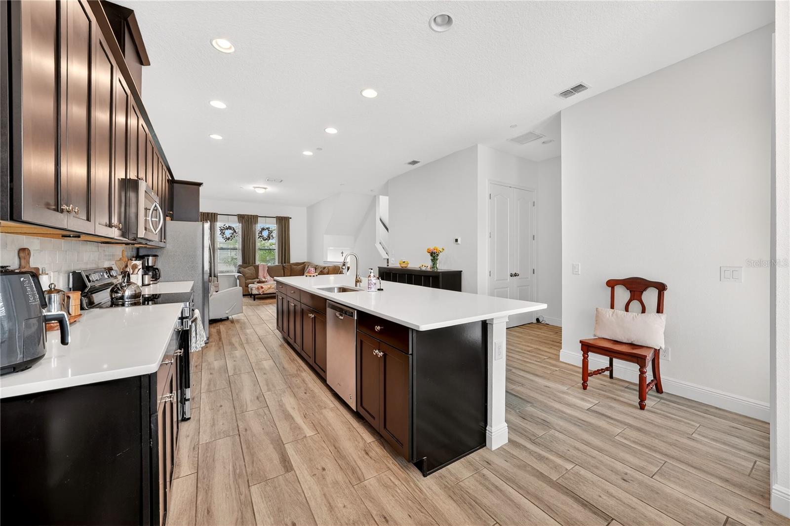 LAUREATE PARK NEIGHBORHOOD CENTER PHASE - Residential