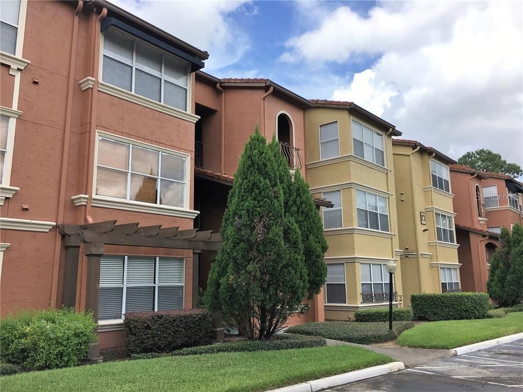 Photo of 5120 Conroy Road #13, Orlando, FL 32811 (MLS # O6391505)
