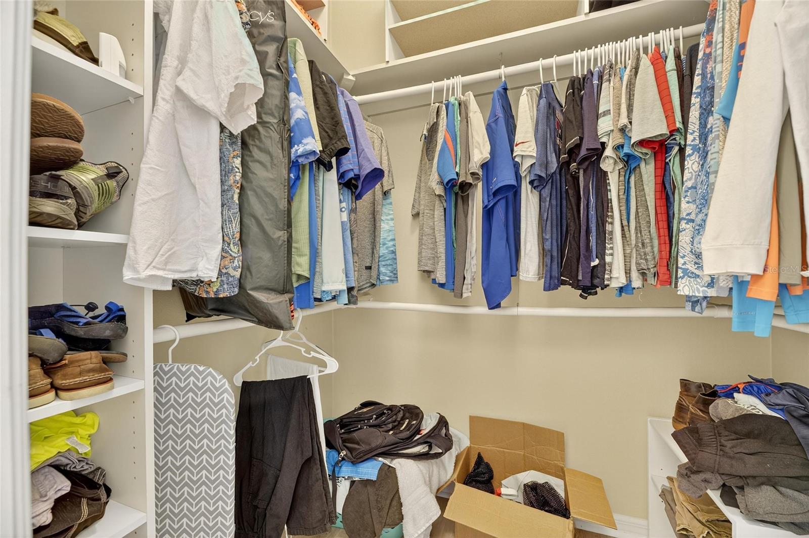 APOLLO BEACH UNIT SIX - Residential Lease