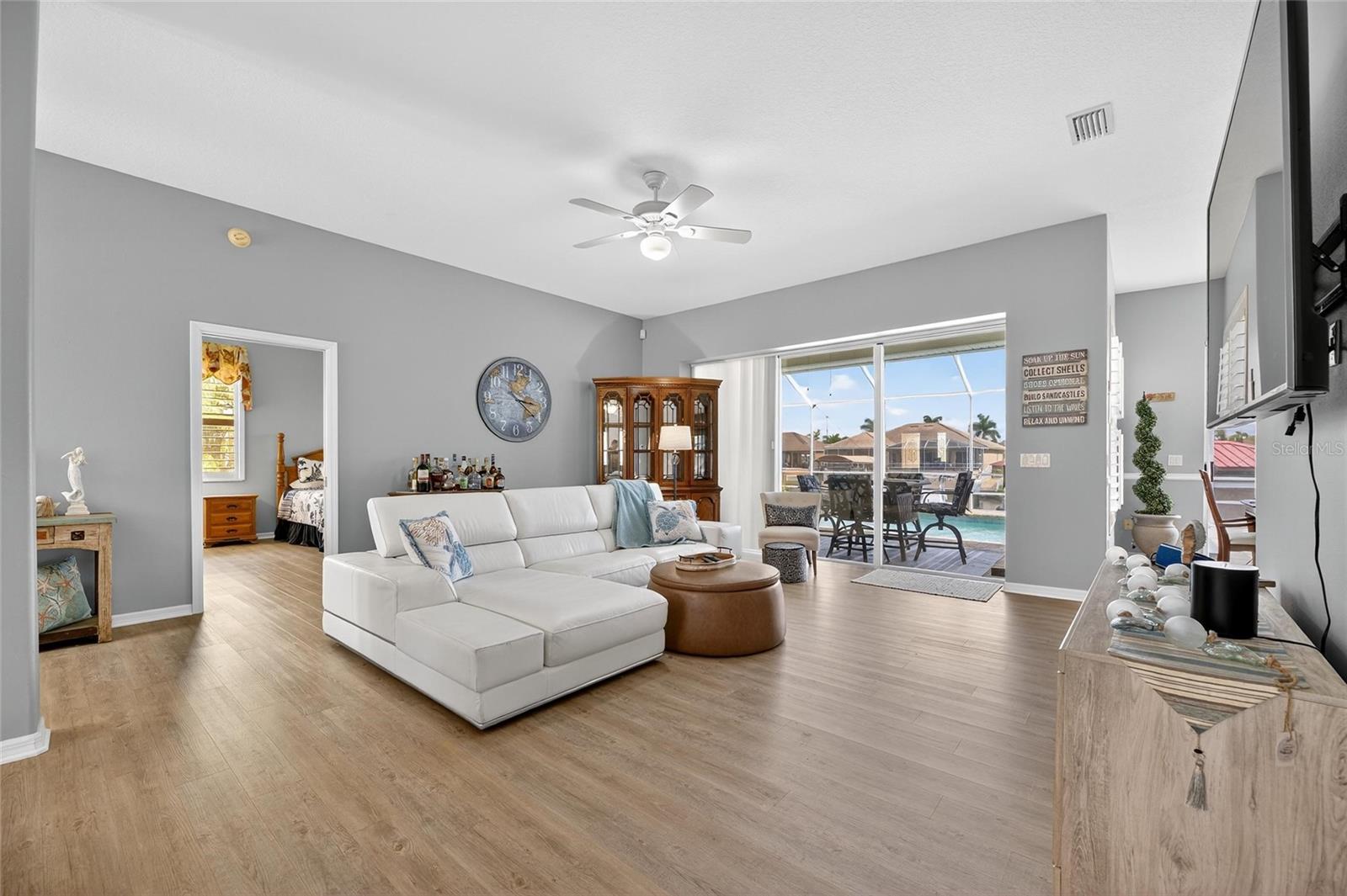 APOLLO BEACH UNIT SIX - Residential Lease