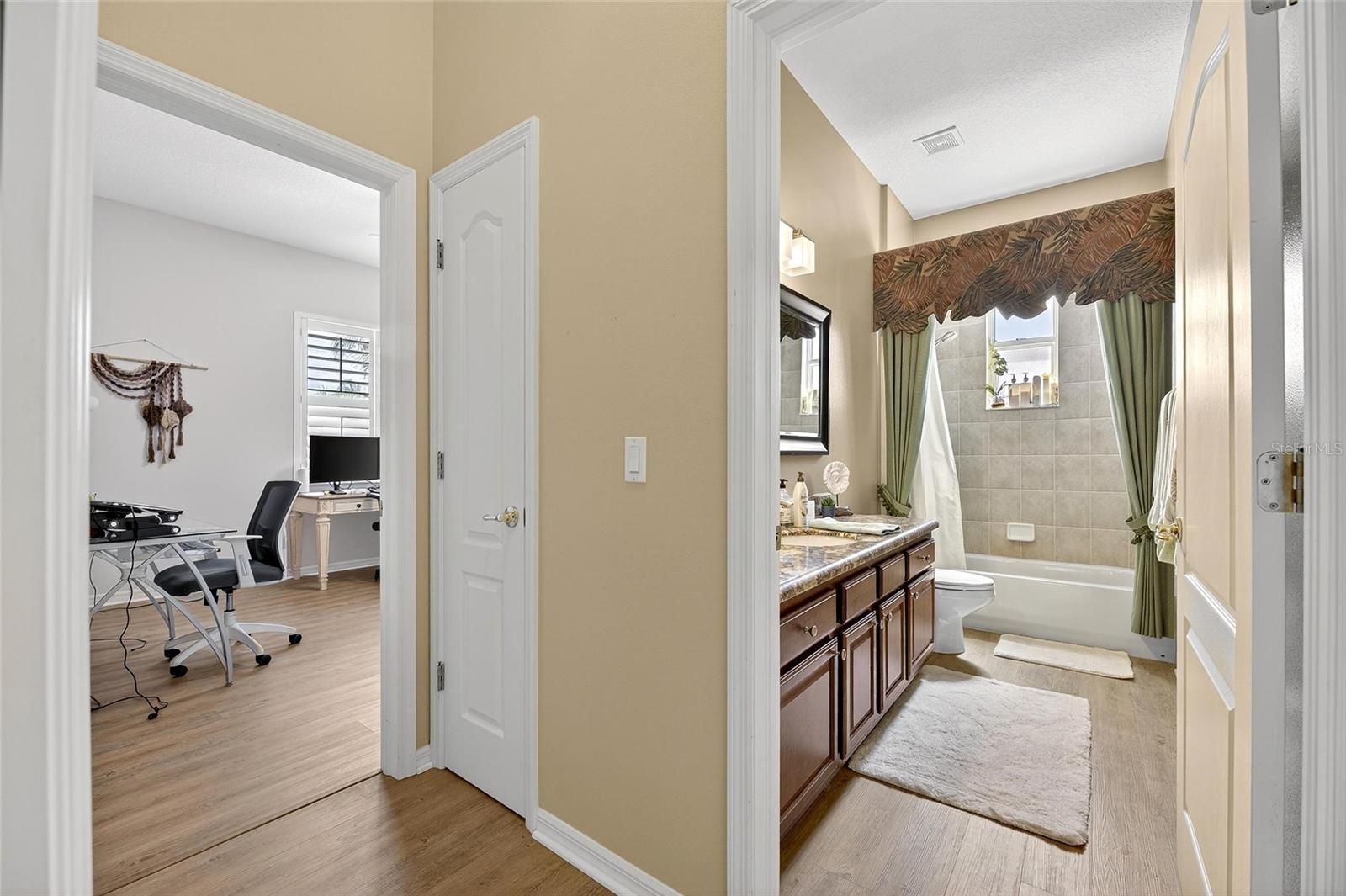 APOLLO BEACH UNIT SIX - Residential Lease