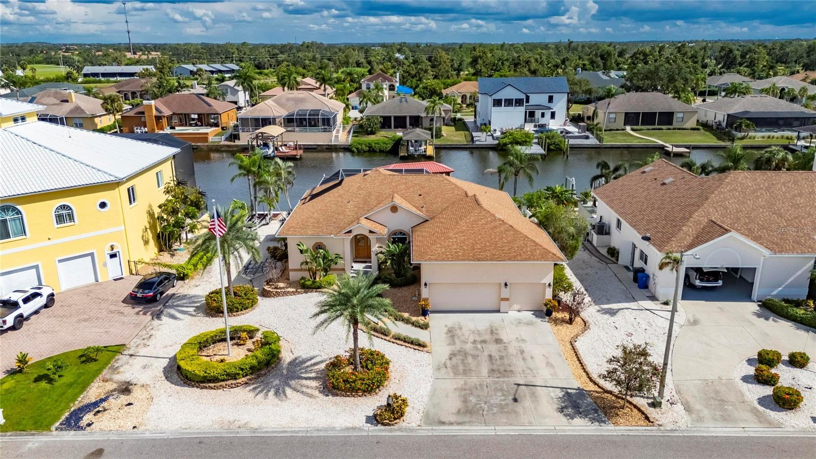 APOLLO BEACH UNIT SIX - Residential Lease