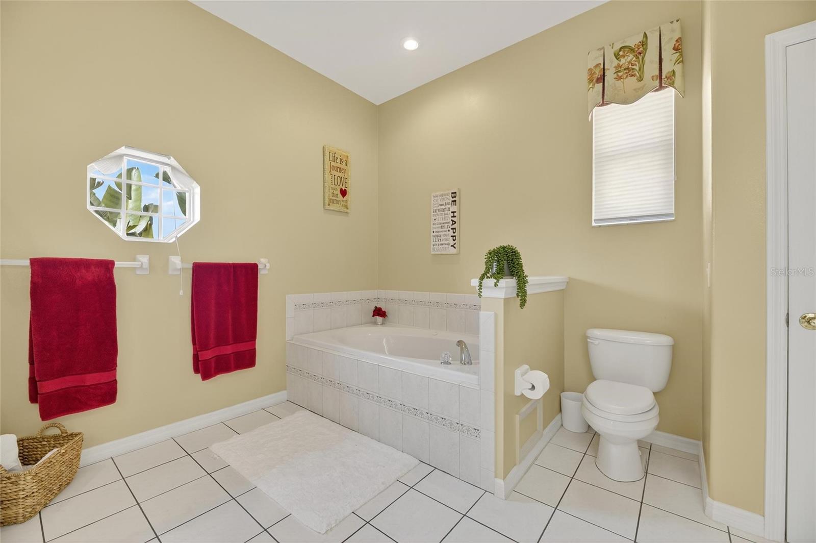 APOLLO BEACH UNIT SIX - Residential Lease