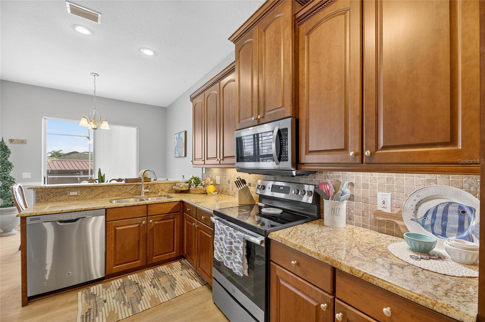 APOLLO BEACH UNIT SIX - Residential Lease