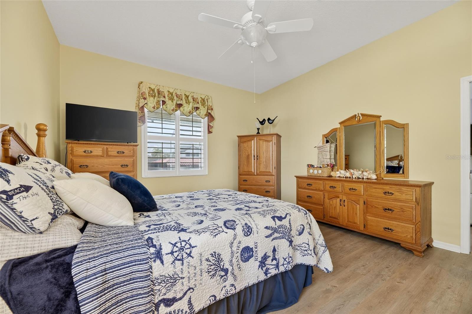 APOLLO BEACH UNIT SIX - Residential Lease