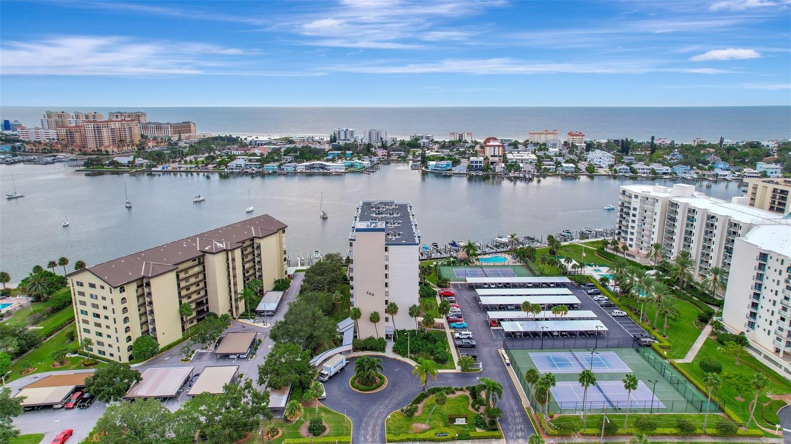 DIAMOND ISLE CONDO - Residential