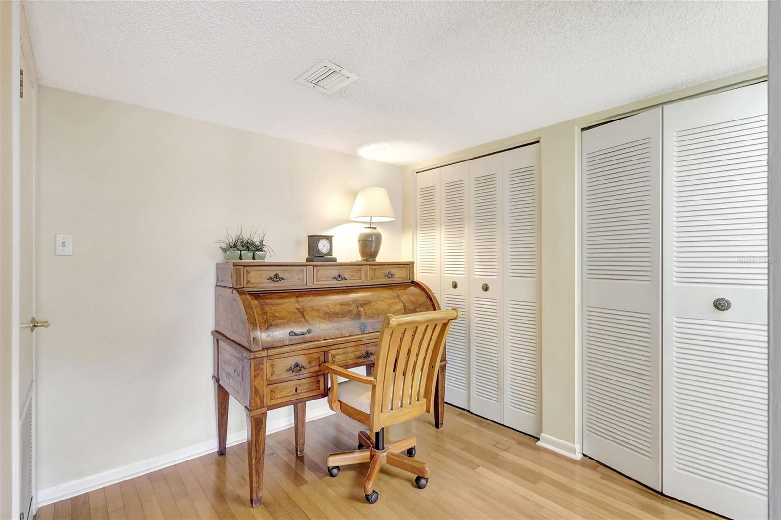 DIAMOND ISLE CONDO - Residential