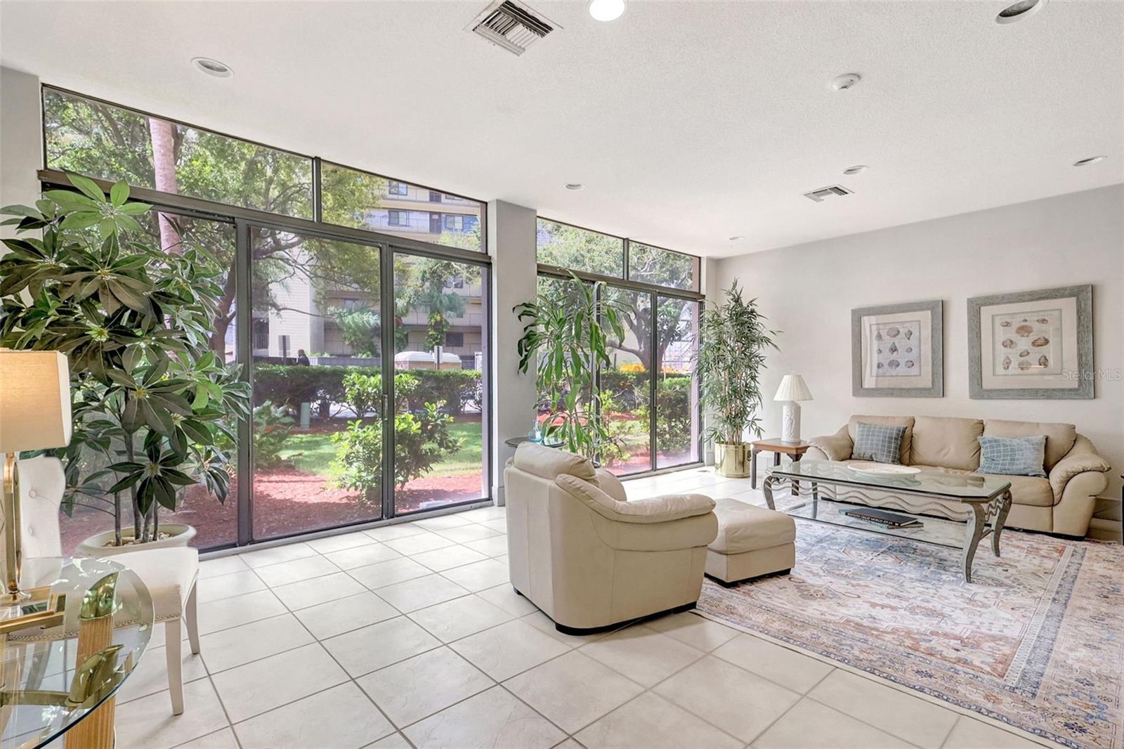 DIAMOND ISLE CONDO - Residential