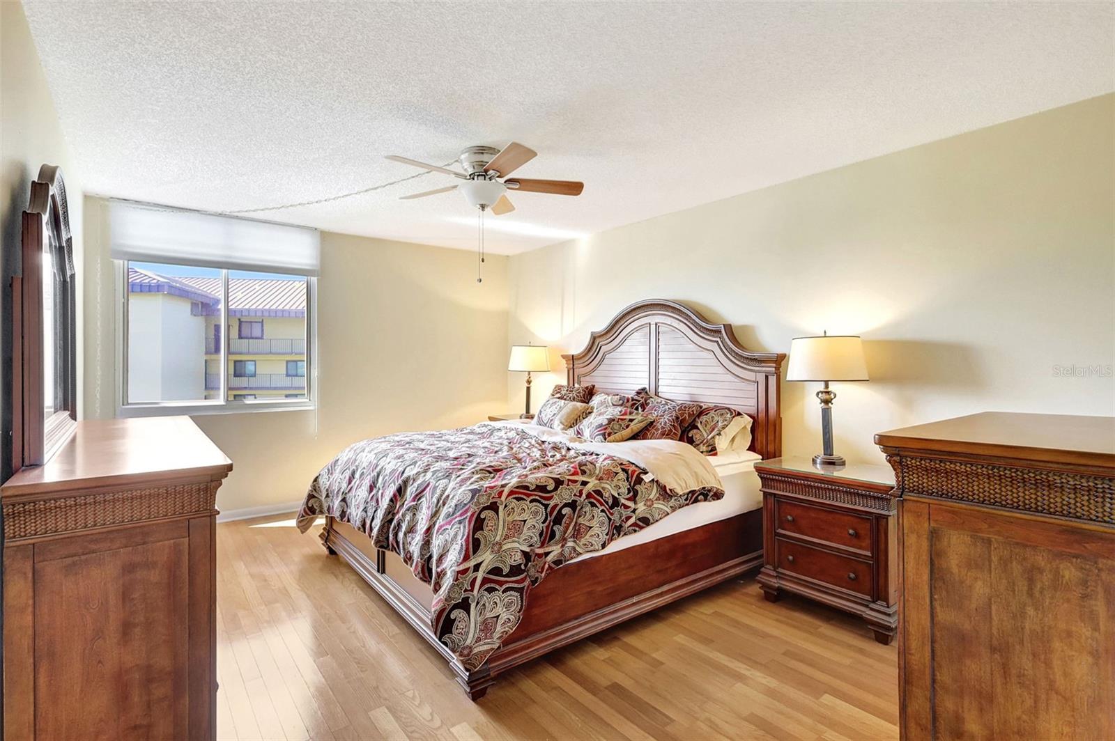 DIAMOND ISLE CONDO - Residential