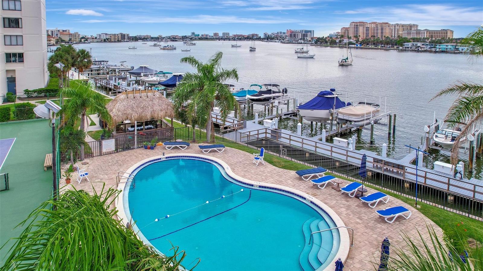 DIAMOND ISLE CONDO - Residential