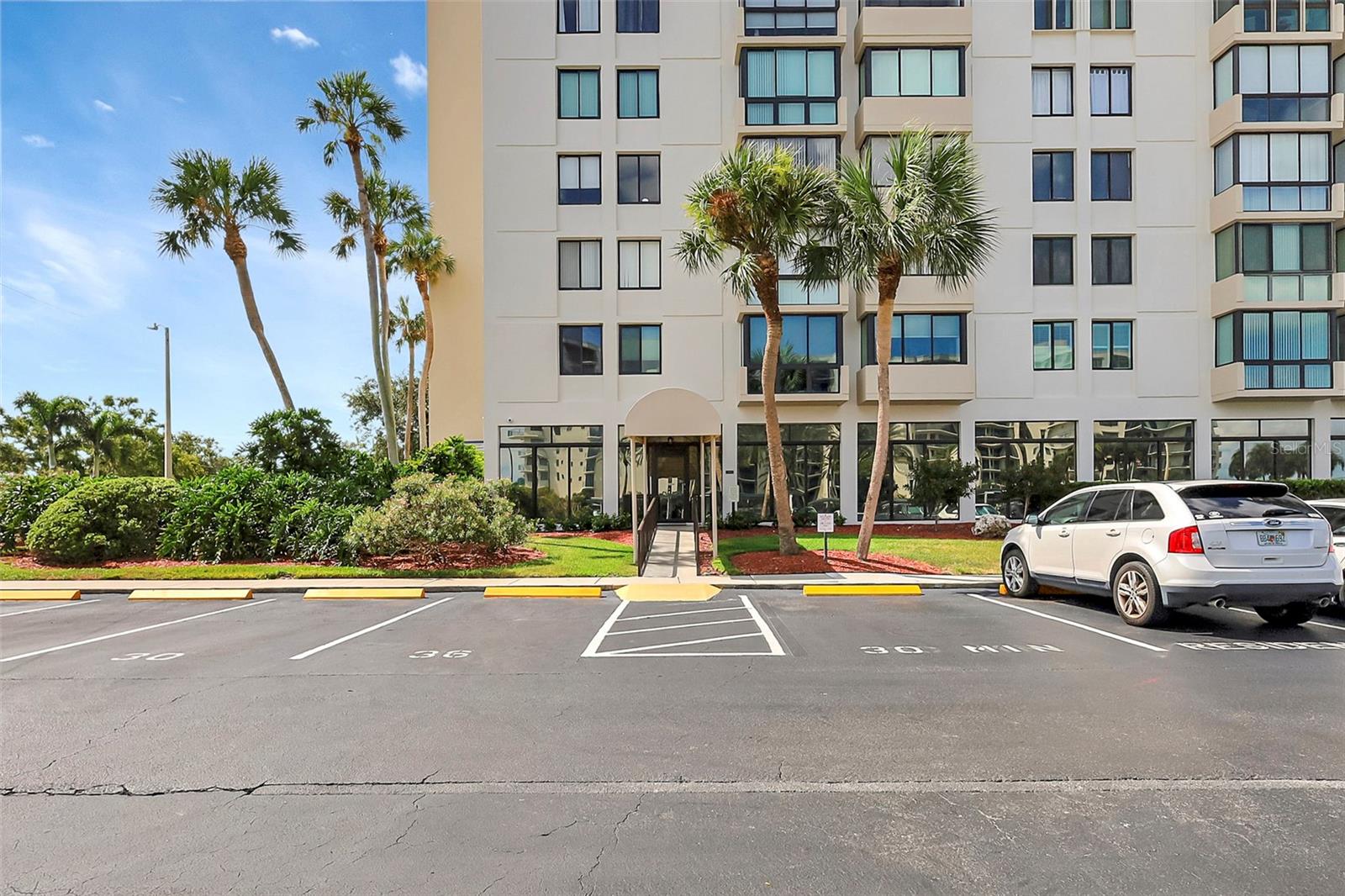 DIAMOND ISLE CONDO - Residential