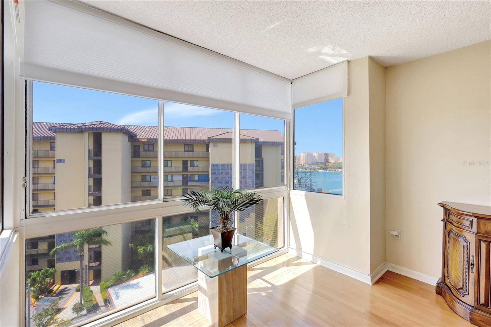 DIAMOND ISLE CONDO - Residential