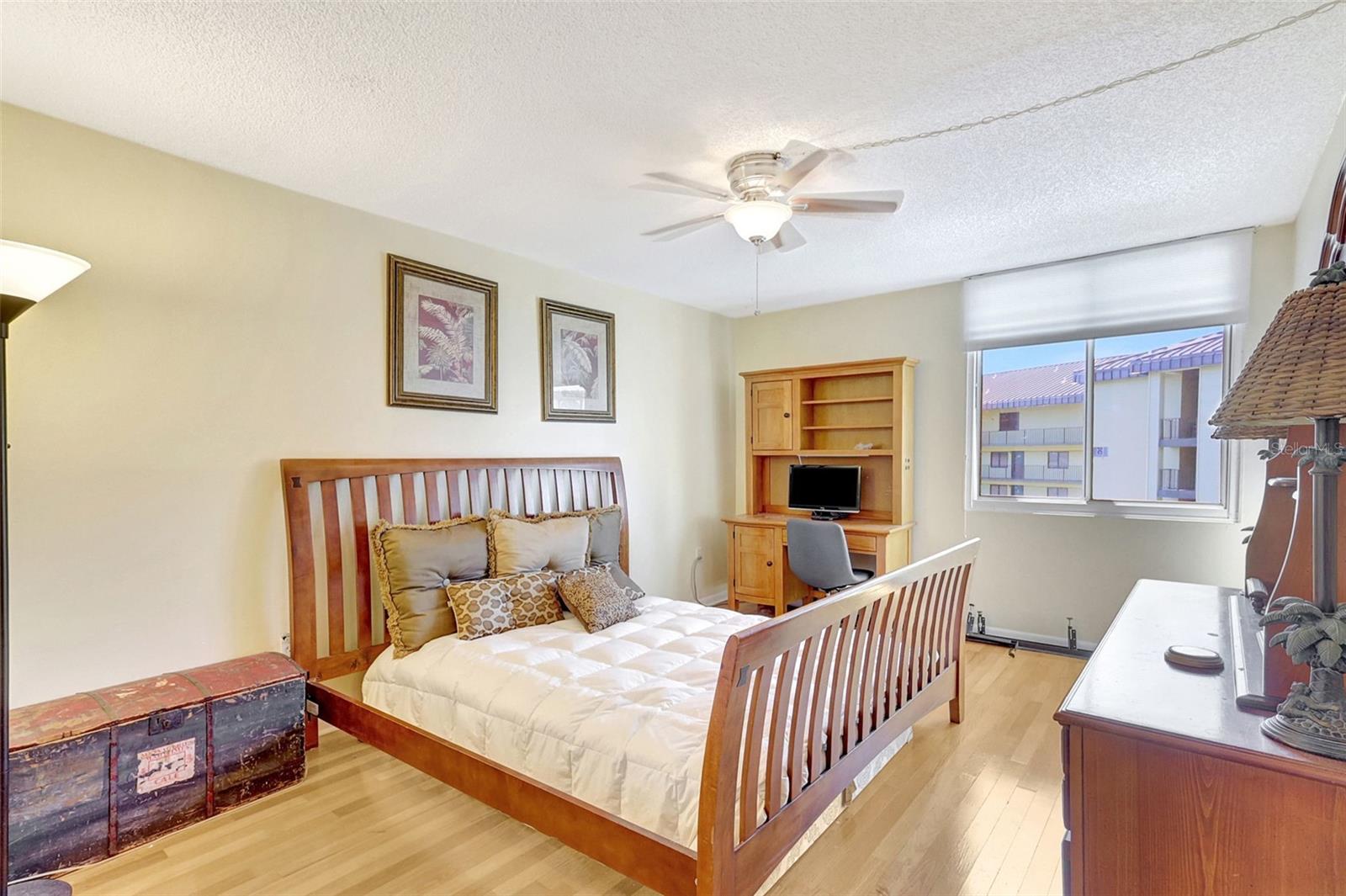 DIAMOND ISLE CONDO - Residential