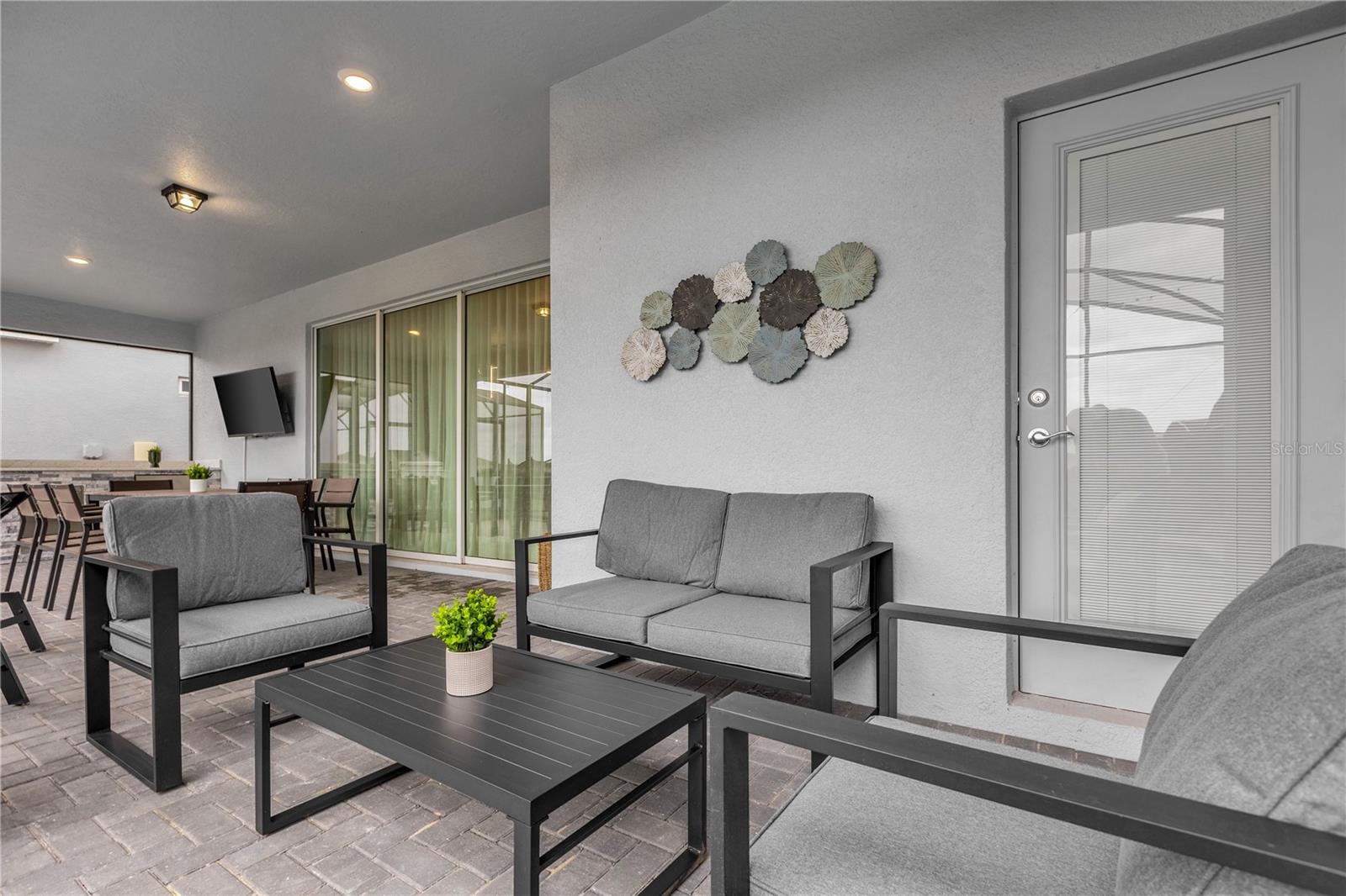 WINDSOR ISLAND RESIDENCE PH 2B - Residential