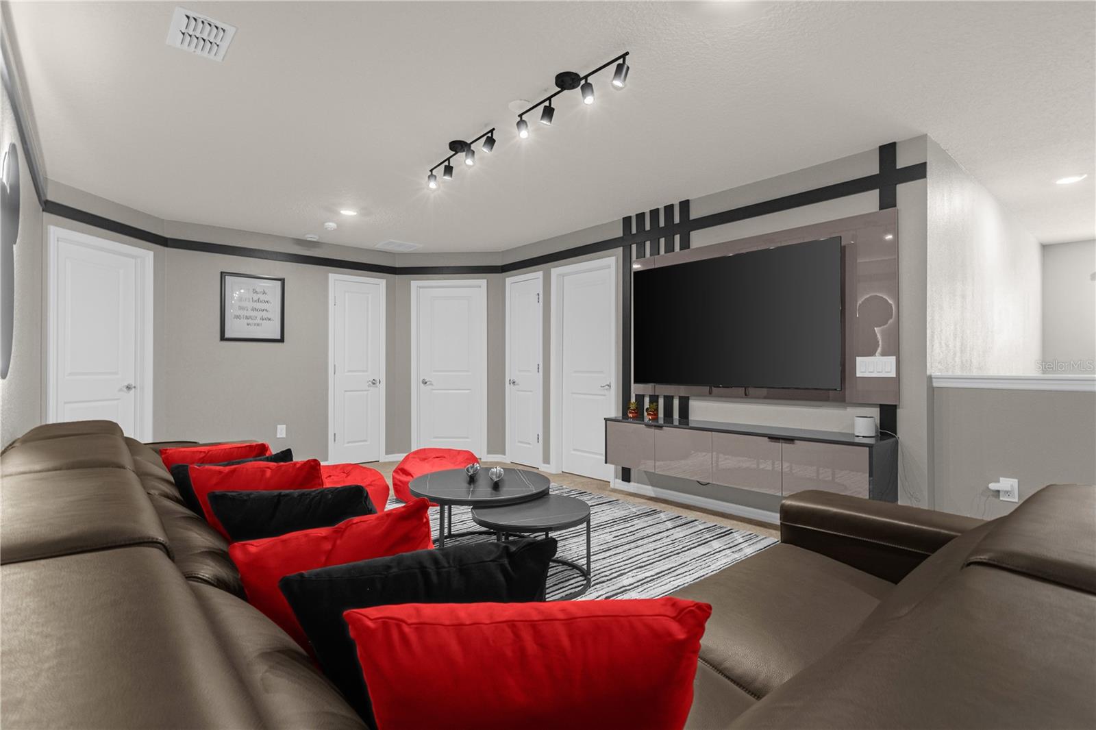 WINDSOR ISLAND RESIDENCE PH 2B - Residential