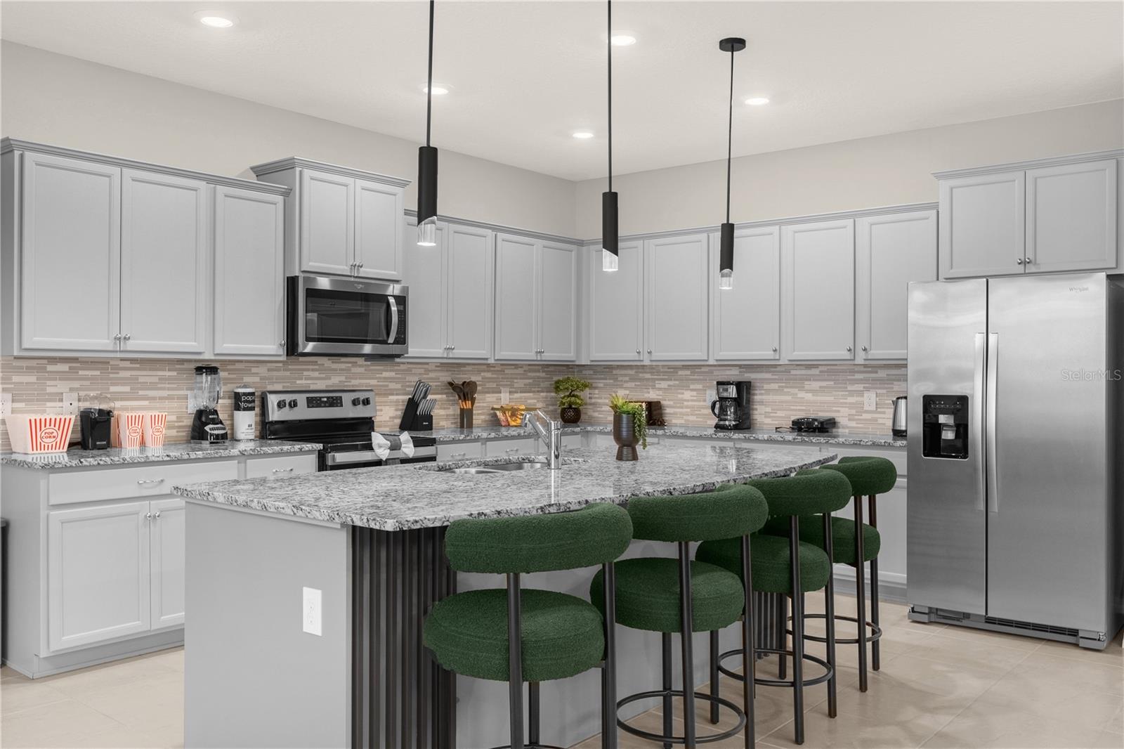 WINDSOR ISLAND RESIDENCE PH 2B - Residential