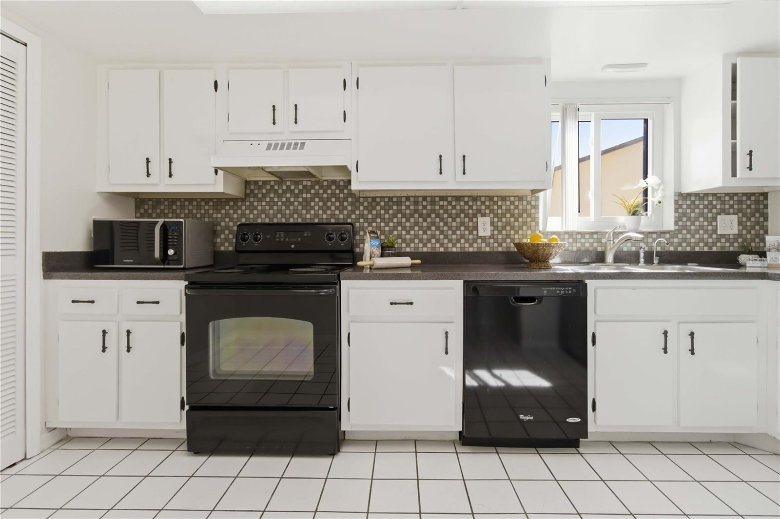 BANANA RIVER ESTATES - Residential