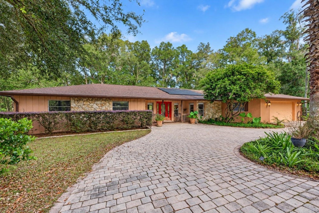 Photo of 19 Northern Dancer Drive, Ocala, FL 34482 (MLS # OM734835)