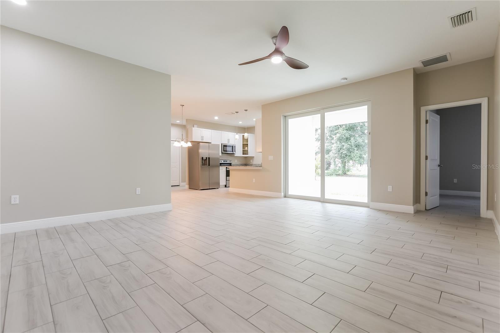 PORT CHARLOTTE SUB 09 - Residential Lease