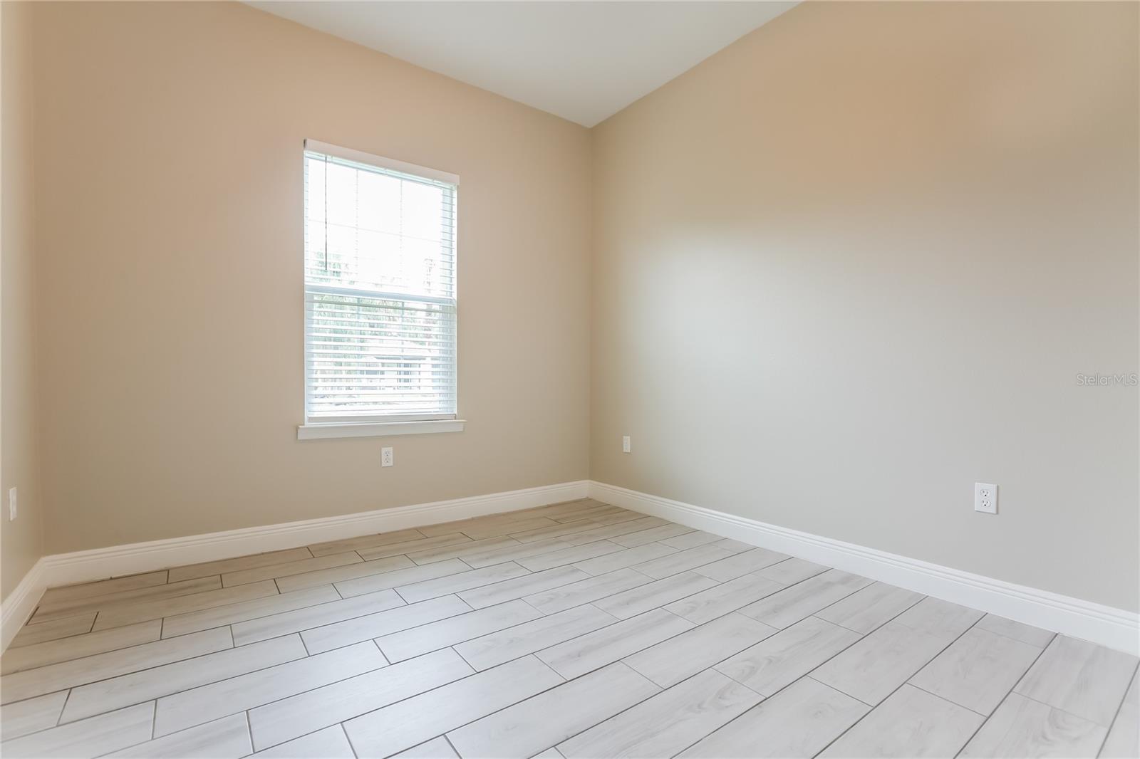 PORT CHARLOTTE SUB 09 - Residential Lease