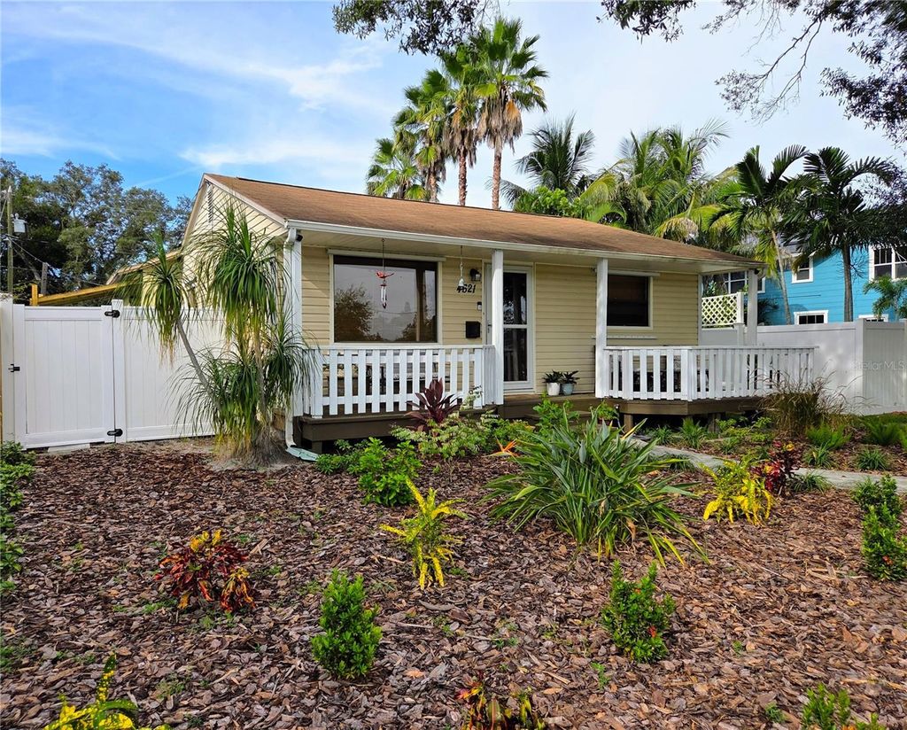 Photo of 4621 4th Avenue N, St Petersburg, FL 33713 (MLS # TB8426101)