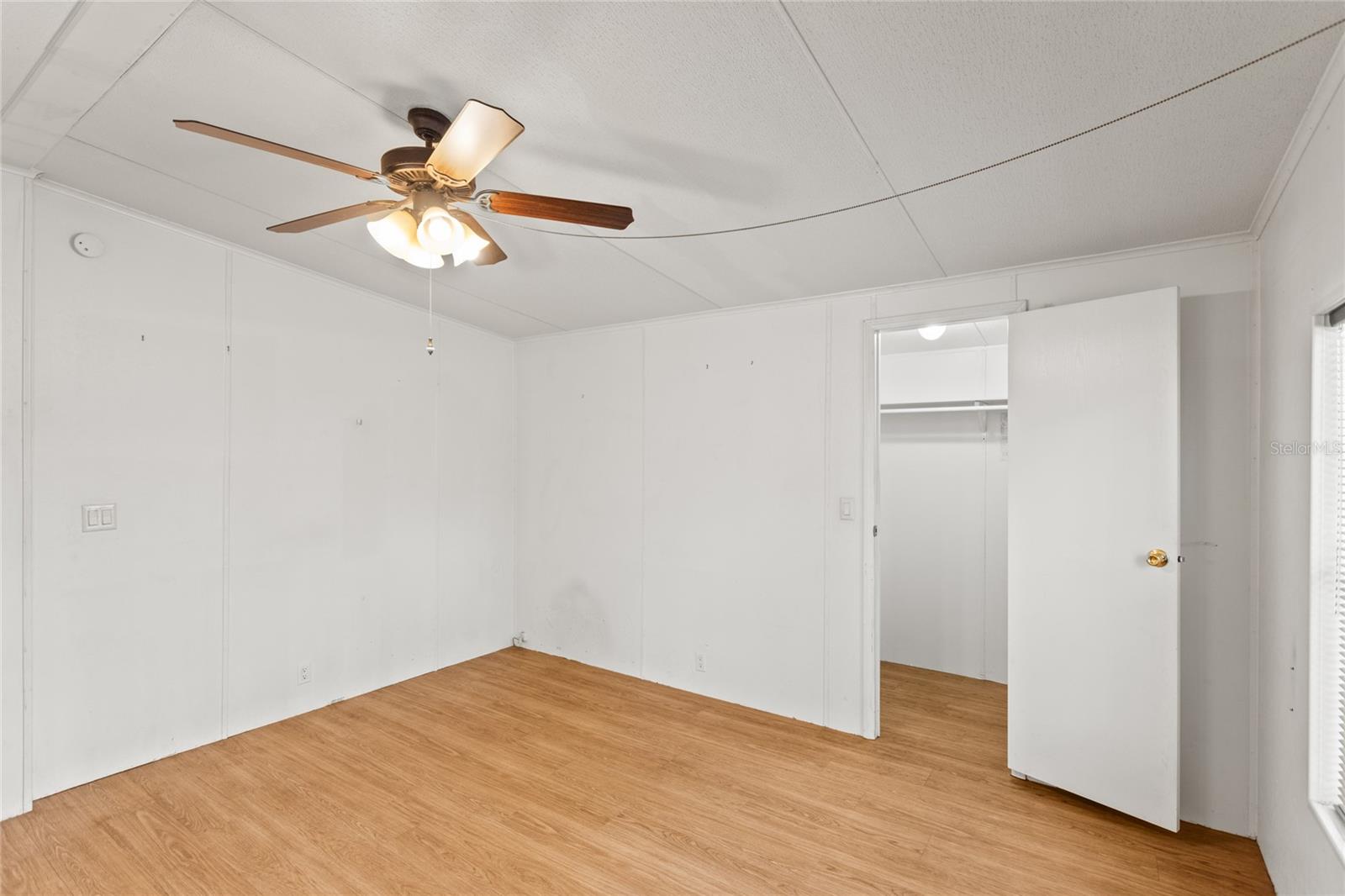 LONG LAKE ESTATES - Residential